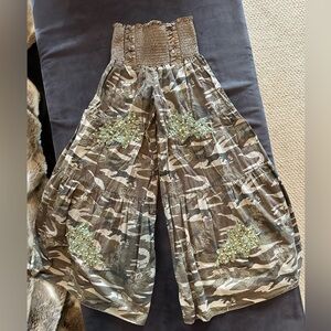 Sugar Lips Wide Leg Cotton Camo Pants green Beaded Sequins Camouflage capri S